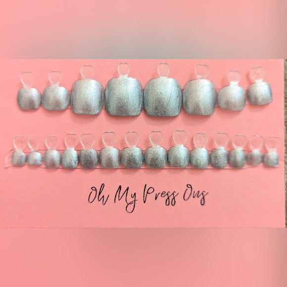 Press-On Toe Nails - Picture 2 of 3